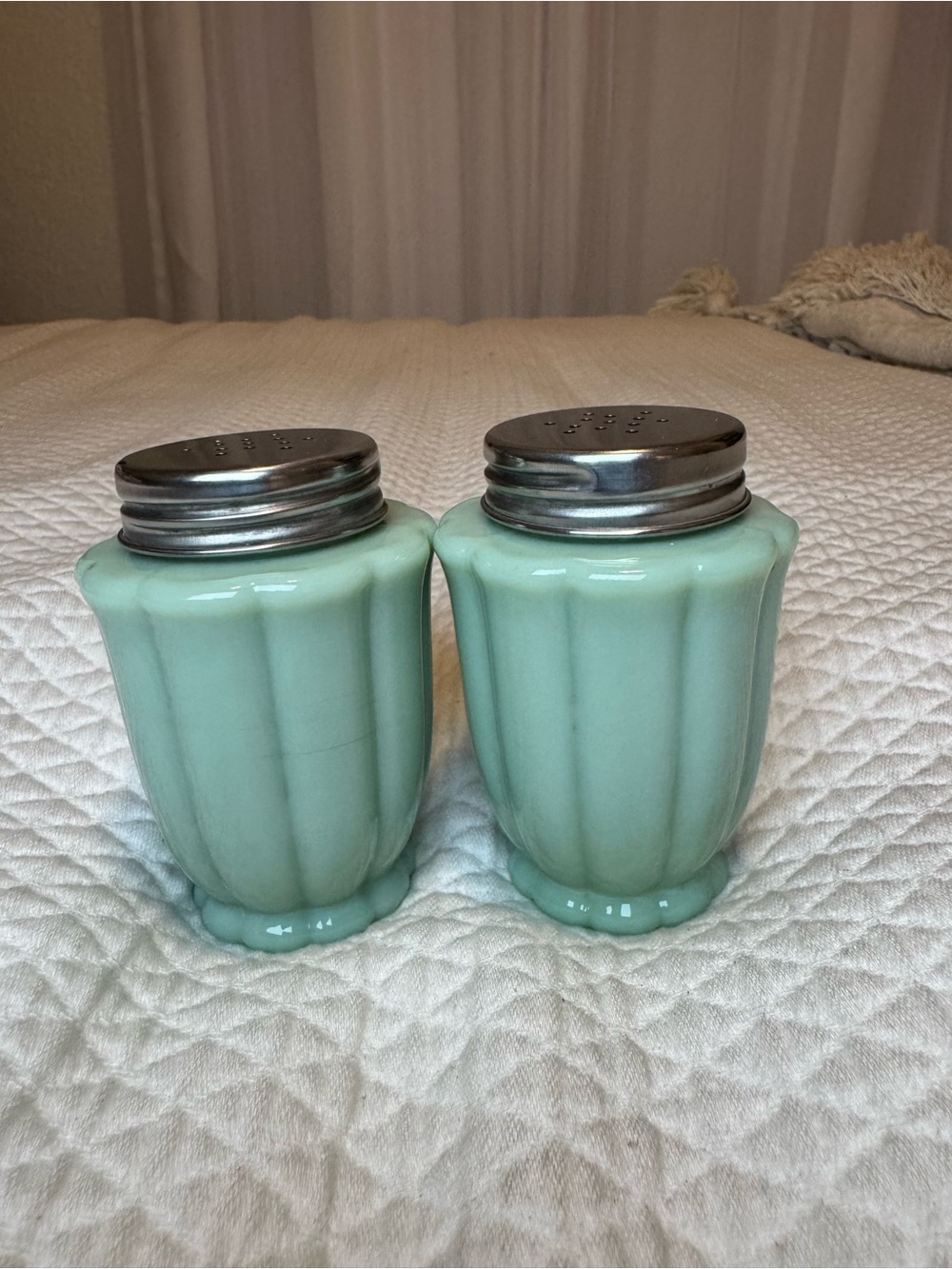 The Pioneer Woman Timeless Beauty Jade Green Milk Glass Salt Pepper Shakers